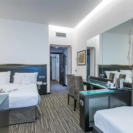 Western Universo Hotel 4*