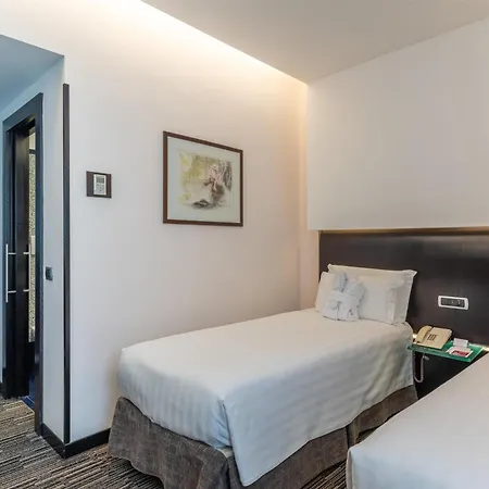 Western Universo Hotel 4*