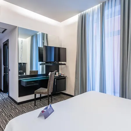 Western Universo Hotel 4*