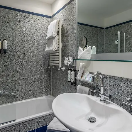 Hotel Western Universo 4*