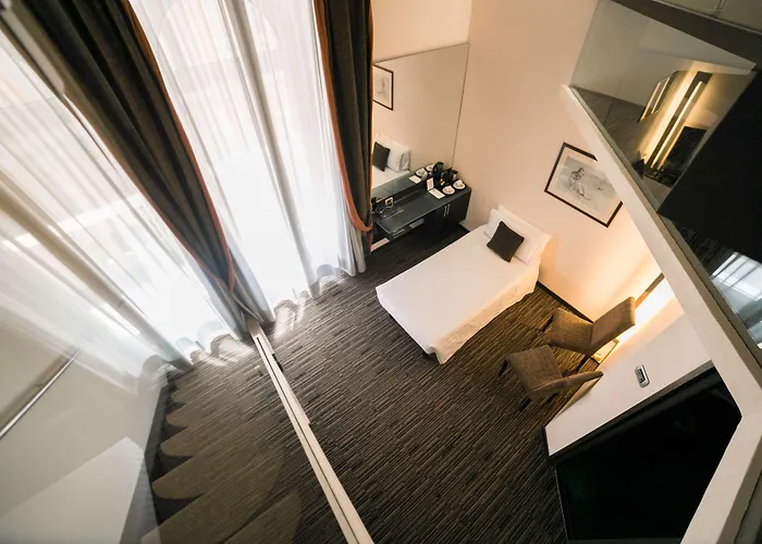 Western Universo Hotel 4*