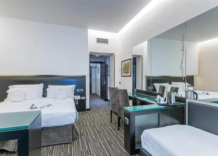 Western Universo Hotel 4*