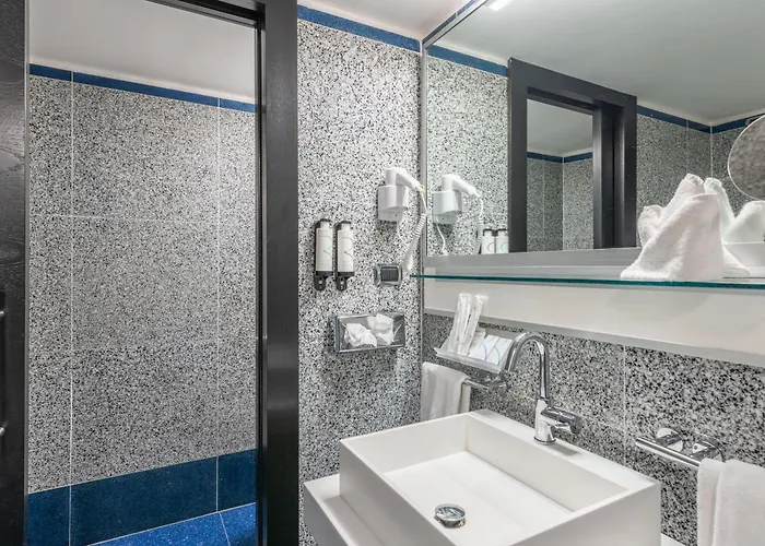 Hotel Western Universo 4*