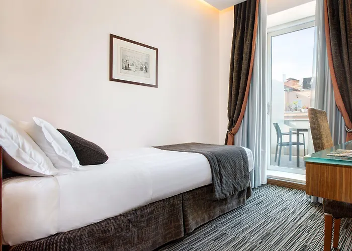 بيست ويسترن بلص يونيفيرسو فندق 4*